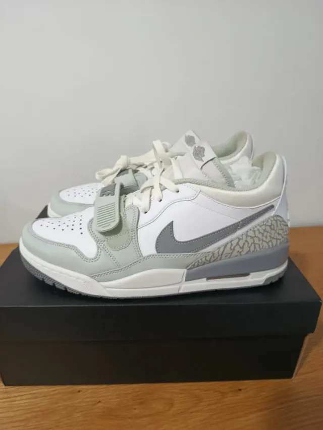 Jordan Legacy 312 Gris y Blanco