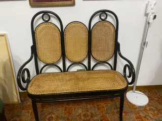Panca in legno e rattan