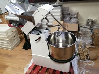 MACCHINARI E ACCESSORI RISTORAZIONE