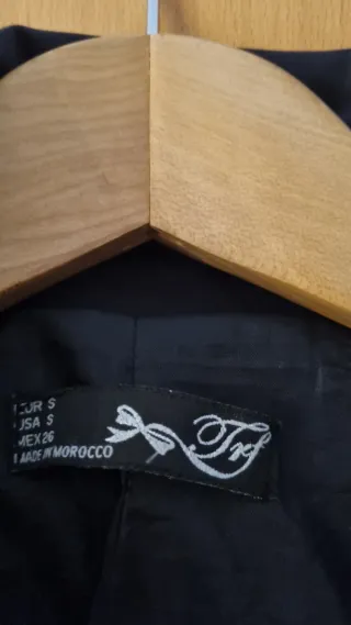 Gabardina negra mujer