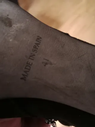 Botines de ante negros con tacón