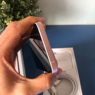 IPHONE 15 rosa 128 gb como nuevo