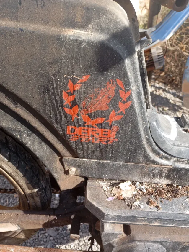 Moto para despiece años sin arrancar pero se kedo