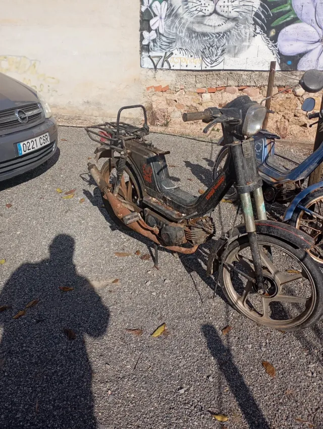 Moto para despiece años sin arrancar pero se kedo