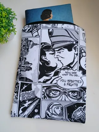 Funda libro/tablet cómic retro