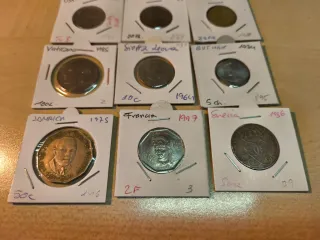 Lote de 233 monedas "no habituales" en lotes.