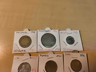 Lote de 233 monedas "no habituales" en lotes.