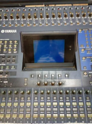 Mesa de mezclas Yamaha 02R96
