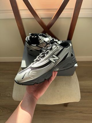 New Balance 1000 Negras y Plateadas