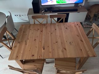 Mesa extensible STORNÄS de IKEA y Sillas