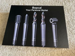 Secador y moldeador de pelo Bopcal. Incluye funda.