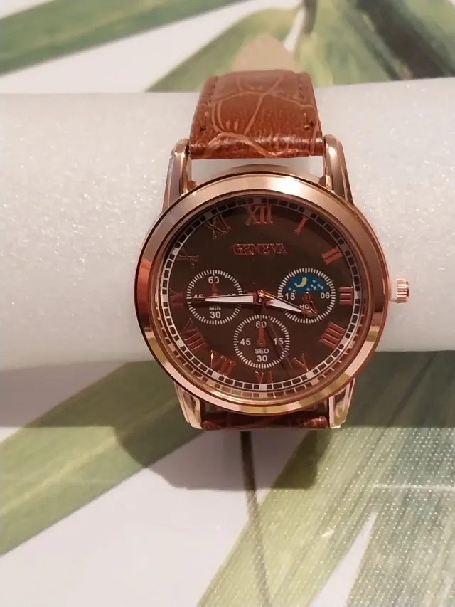 Relógio Clássico Genebra Marrom e Dourado