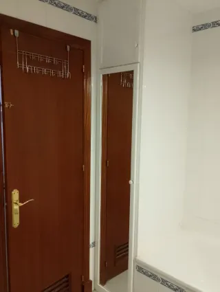 Mueble de aluminio blanco