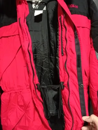 Chaqueta de esquí TYROLIA roja y negra
