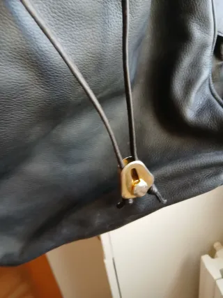 Borsa a secchiello in pelle