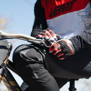 Pantalón Leatt MTB Gravity 5.0 Negro
