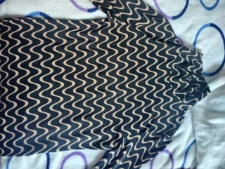 Camiseta fina con estampado ondulado