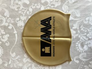 Gorro Natación Ironman Barcelona Dorado
