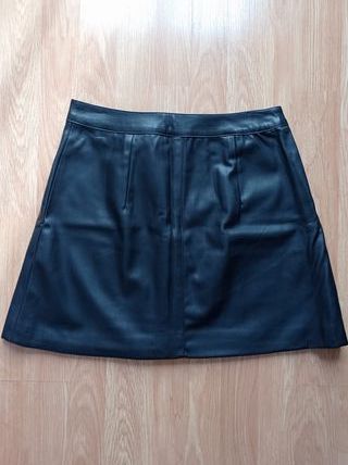 Minifalda negra polipiel – Talla 38