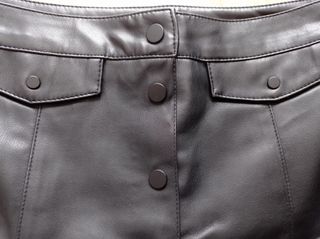 Minifalda negra polipiel – Talla 38