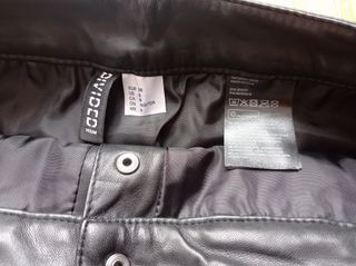 Minifalda negra polipiel – Talla 38