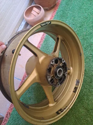 Llanta Yamaha R1 2004-2006 Dorada