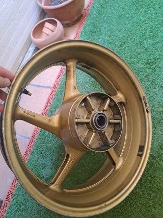 Llanta Yamaha R1 2004-2006 Dorada