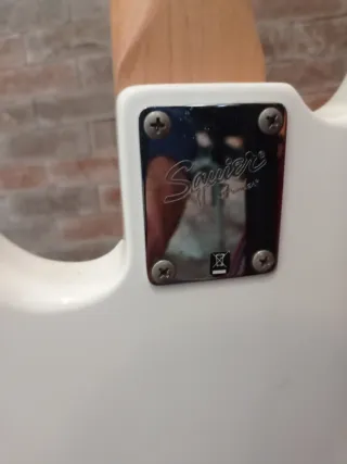 Bajo Squier Precision (Fender) Blanco