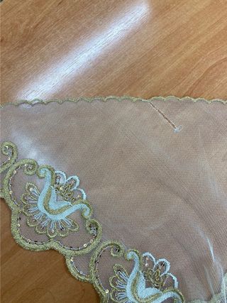 Manteleta tul bord. marfil oro, lent. oro. 77cm
