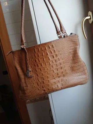 Borsa in pelle effetto coccodrillo a spalla