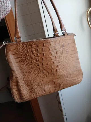 Borsa in pelle effetto coccodrillo a spalla