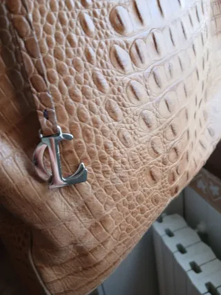 Borsa in pelle effetto coccodrillo a spalla