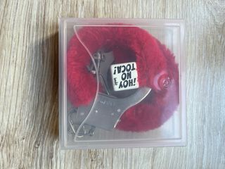 Esposas peludas rojas y dado ¡Hoy no toca!