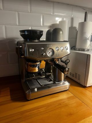 Cafetera Sage Barista Express Impress