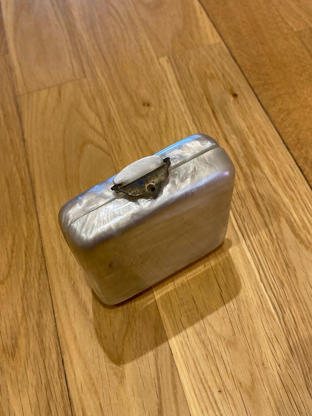 Bolso de mano nácar