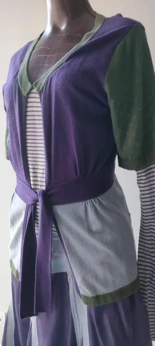 Conjunto falda y top morado y verde