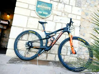 Bicicleta 29, carbono MTB Berria Mako 9
