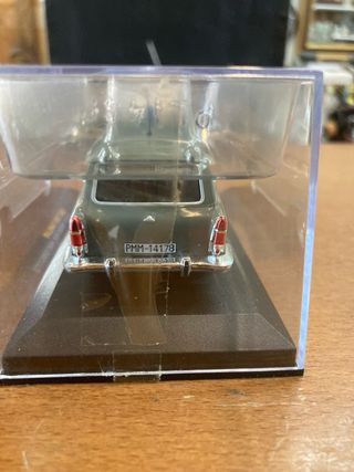 SEAT 1500 FAMILIAR 1:43
