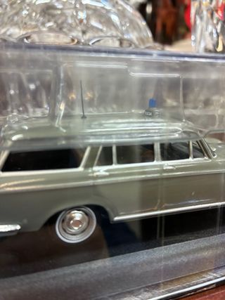 SEAT 1500 FAMILIAR 1:43