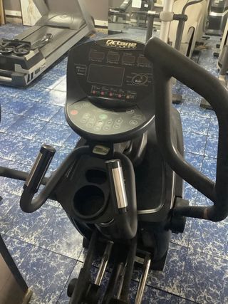 Elíptica Octane Fitness
