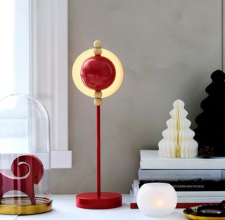 Lámpara de mesa Strala Ikea roja