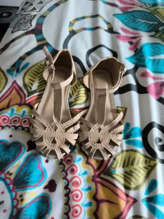 Sandalias niña T31 beige