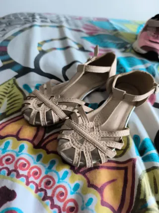 Sandalias niña T31 beige