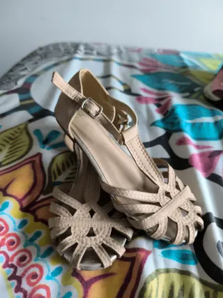 Sandalias niña T31 beige