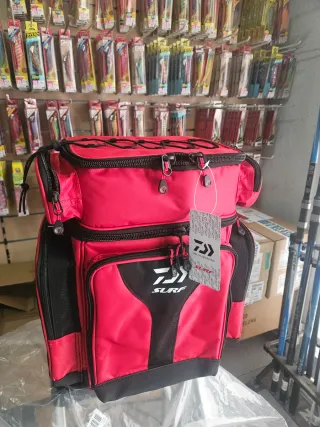 Mochila Daiwa Surf Roja