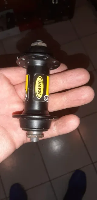 Buje delantero Mavic