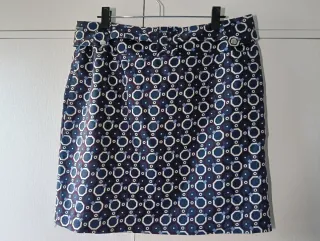 Falda corta, talla 44, azul marino