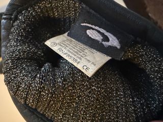 Guantes anticorte Hatch negros modelo SB8000.