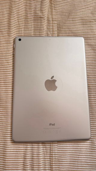 iPad 32GB Wi-Fi · Modelo A1822 · como nuevo