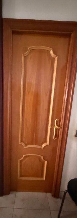 Puertas de madera interiores